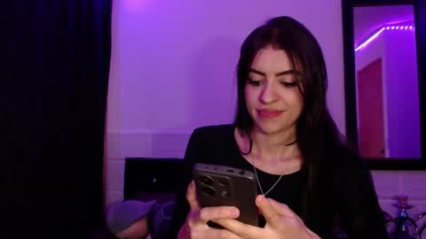 Snapshot of xx_johnson_xx chatting on 10/28/25, 10:30 VALE online show from 10/28/25, 10:30