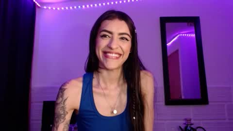 Snapshot of xx_johnson_xx chatting on 11/21/25, 04:44 VALE online show from 11/21/25, 04:44