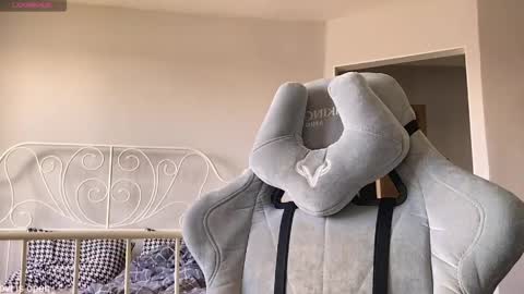 Lily online show from 04/08/26, 11:21