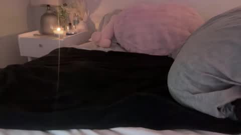 Lily online show from 05/16/26, 07:45