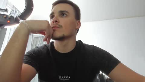 raul online show from 12/22/25, 07:22