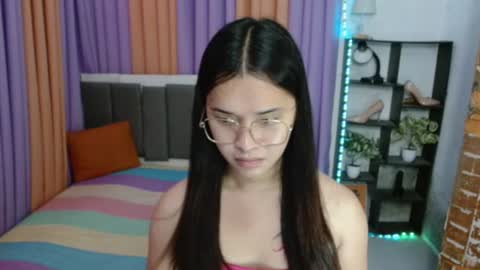 CHLOES ROOM online show from 11/21/25, 04:38