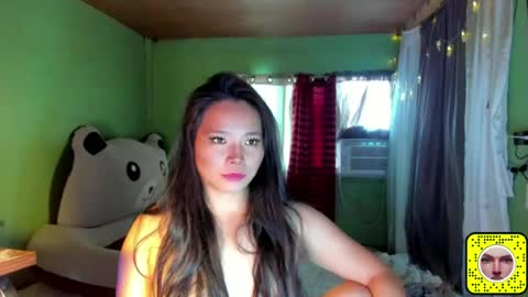 Snapshot of xxhotfilipinaxx chatting on 06/14/26, 06:37 hamda online show from 06/14/26, 06:37