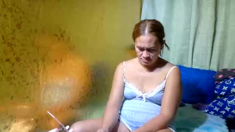 Snapshot of xxloveheart chatting on 04/18/26, 04:27 xxloveheart online show from 04/18/26, 04:27