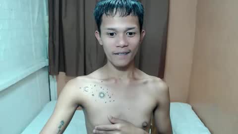 Snapshot of xxronnie chatting on 04/12/26, 05:45 xxronnie online show from 04/12/26, 05:45