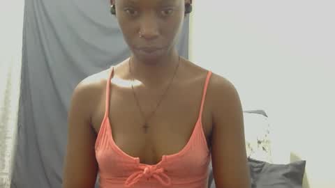 Snapshot of xxsexytalia28 chatting on 02/27/25, 09:25 xxsexytalia28 online show from 02/27/25, 09:25