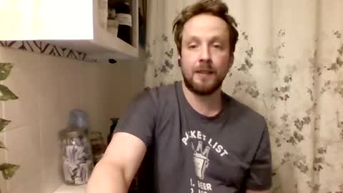 Snapshot of xxsimonxsays chatting on 01/19/25, 06:31 Simon online show from 01/19/25, 06:31