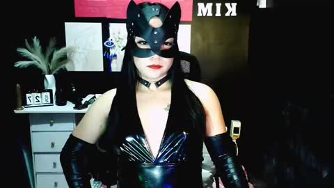 Snapshot of xxslutty_kim chatting on 11/27/25, 07:10 xxslutty kim online show from 11/27/25, 07:10