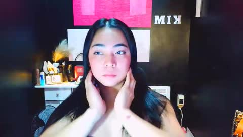 Snapshot of xxslutty_kim chatting on 12/15/25, 03:11 xxslutty kim online show from 12/15/25, 03:11