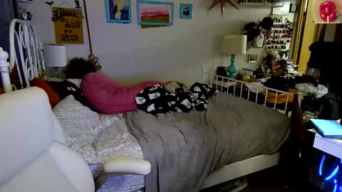 Strawberry Jane online show from 10/28/25, 04:16