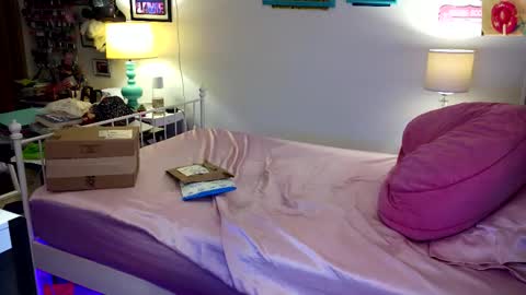 Strawberry Jane online show from 02/11/26, 04:50