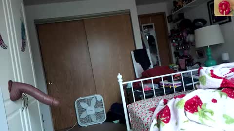 Strawberry Jane online show from 03/24/26, 10:04