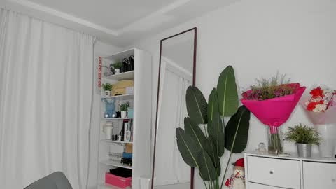 xxx_leila online show from 12/02/24, 09:35