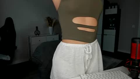 Snapshot of xxx_leila chatting on 07/07/26, 10:41 xxx_leila online show from 07/07/26, 10:41
