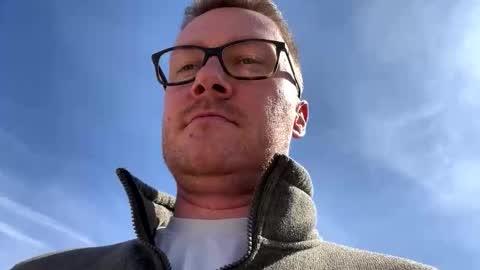 Alex online show from 04/11/26, 10:41
