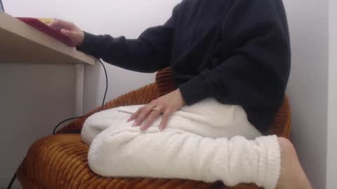 Lola online show from 01/07/25, 06:35