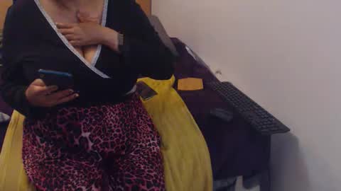 Ayanda online show from 10/31/25, 02:29