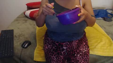 Ayanda online show from 02/15/26, 01:52