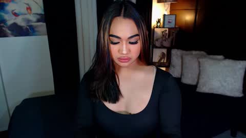 OLIVIA online show from 12/22/24, 03:44