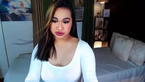 OLIVIA online show from 01/09/25, 02:40