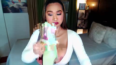 OLIVIA online show from 01/14/25, 06:17