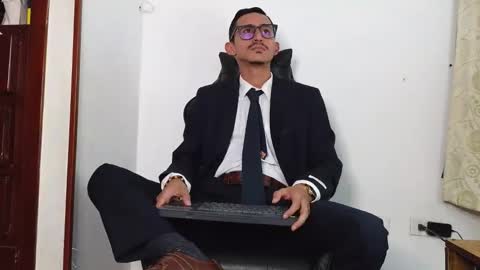 Kev online show from 12/19/25, 08:05