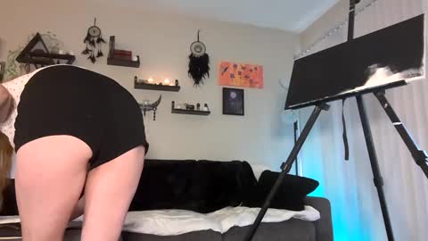 Lola online show from 09/10/25, 12:32