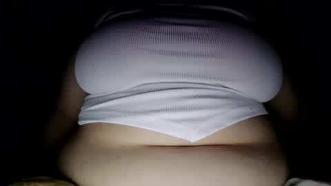 Snapshot of xxxmooui chatting on 04/11/26, 03:44 Elle online show from 04/11/26, 03:44