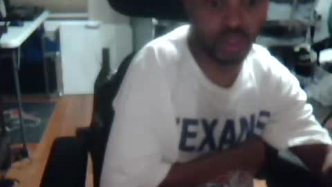 Snapshot of xxxonwheelz chatting on 12/20/25, 06:20 xxxonwheelz online show from 12/20/25, 06:20