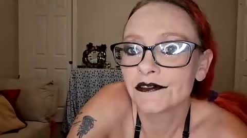 XXXQueenMandyDickenz online show from 04/10/26, 01:11