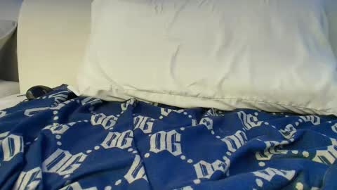 Snapshot of xxxvibesxo chatting on 02/17/25, 06:59 Lil Luna online show from 02/17/25, 06:59