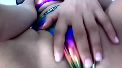 Snapshot of xxxvibesxo chatting on 02/27/25, 05:02 Lil Luna online show from 02/27/25, 05:02