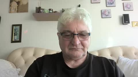 Snapshot of xxxxpeter55 chatting on 03/04/26, 01:50 xxxxpeter55 online show from 03/04/26, 01:50