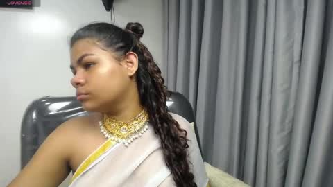 Snapshot of yaazhini457034 chatting on 04/15/26, 11:50 yazhini online show from 04/15/26, 11:50