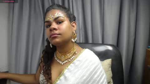 yazhini online show from 05/05/26, 11:40