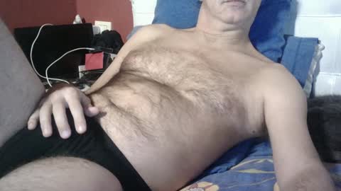 Snapshot of yahe2010 chatting on 02/09/25, 01:11 grillino online show from 02/09/25, 01:11