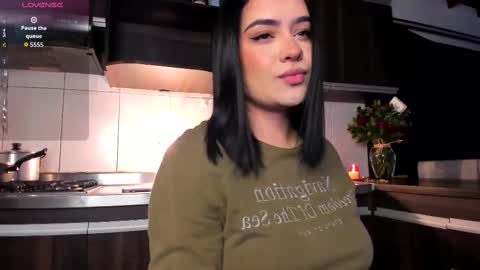 Yakeline online show from 10/01/25, 01:00