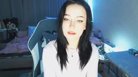 Snapshot of yamilean chatting on 11/12/25, 08:30 Yami online show from 11/12/25, 08:30