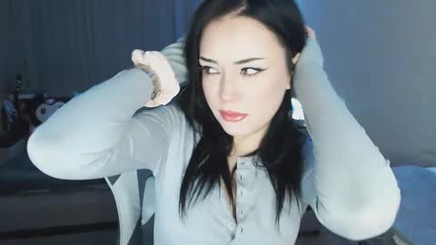 Snapshot of yamilean chatting on 11/25/25, 09:48 Yami online show from 11/25/25, 09:48