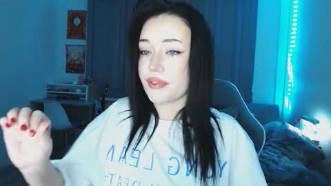 Snapshot of yamilean chatting on 11/26/25, 09:05 Yami online show from 11/26/25, 09:05