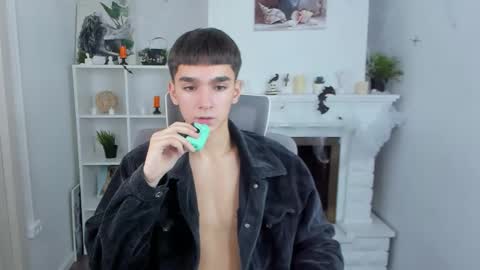 Snapshot of yamitwink chatting on 10/29/25, 08:10 yamitwink online show from 10/29/25, 08:10