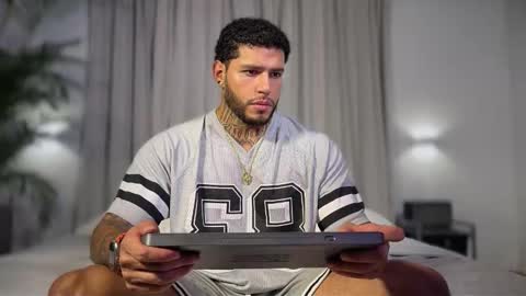 yamp sambrano online show from 10/16/25, 04:02