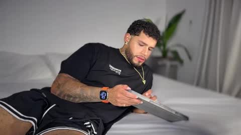 yamp sambrano online show from 11/09/25, 12:53