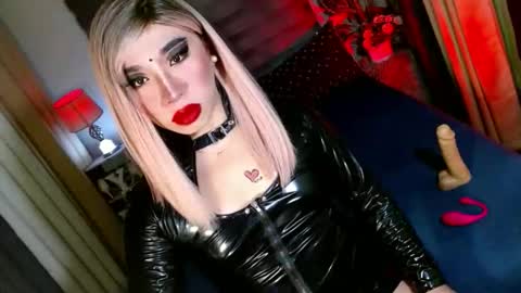 REYAN online show from 10/31/25, 02:12