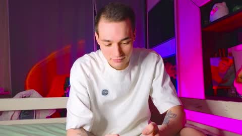 Snapshot of yan_rizen chatting on 02/07/25, 10:30 Yan online show from 02/07/25, 10:30