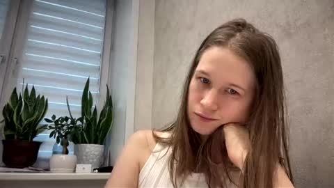 Yana  online show from 07/06/26, 09:39