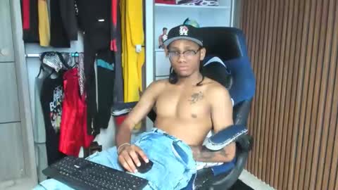 Snapshot of yandi_hot chatting on 02/13/26, 02:57 yandi_hot online show from 02/13/26, 02:57