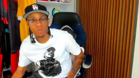 Snapshot of yandi_hot chatting on 02/16/26, 01:51 yandi_hot online show from 02/16/26, 01:51