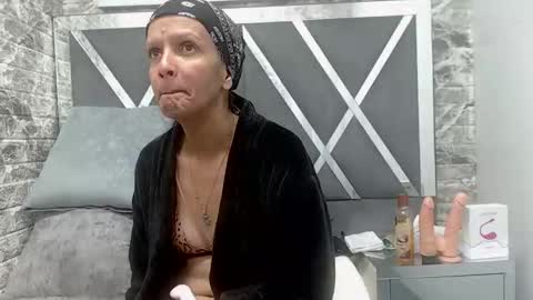 yanetrose online show from 09/22/25, 03:19