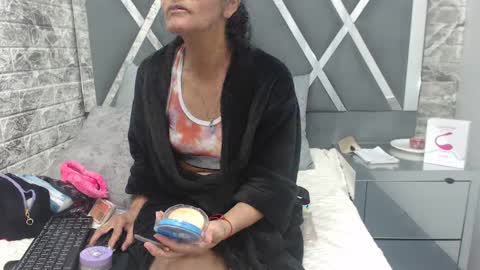 yanetrose online show from 10/14/25, 03:18